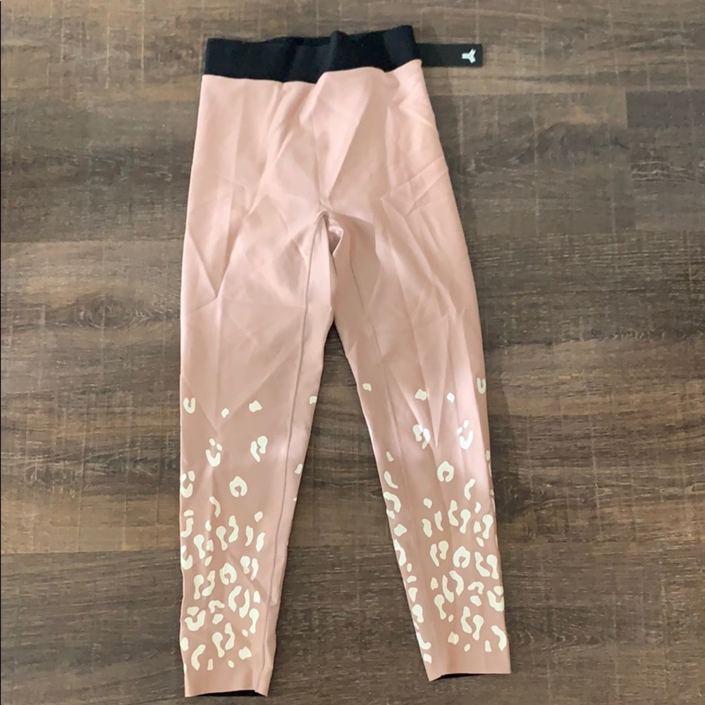 Never worn ultracor leggings